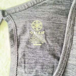 Gaiam Women's Sleeveless Partial Open Back Tank Top Sz Medium - Purple